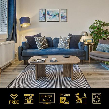 Stylish, Business Traveller Friendly Apartment, With Free Parking And Netflix Farnborough  Eksteriør bilde