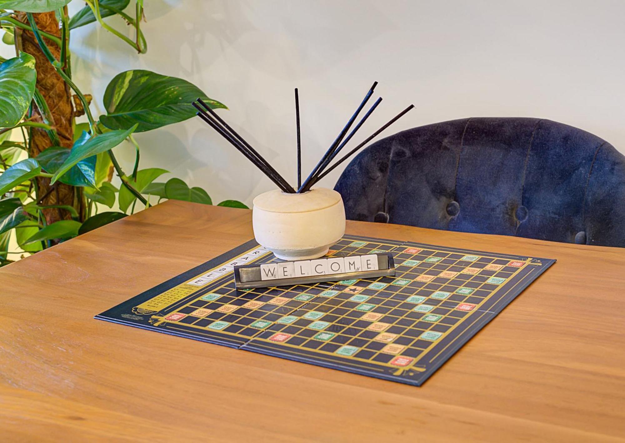 Stylish, Business Traveller Friendly Apartment, With Free Parking And Netflix Farnborough  Eksteriør bilde