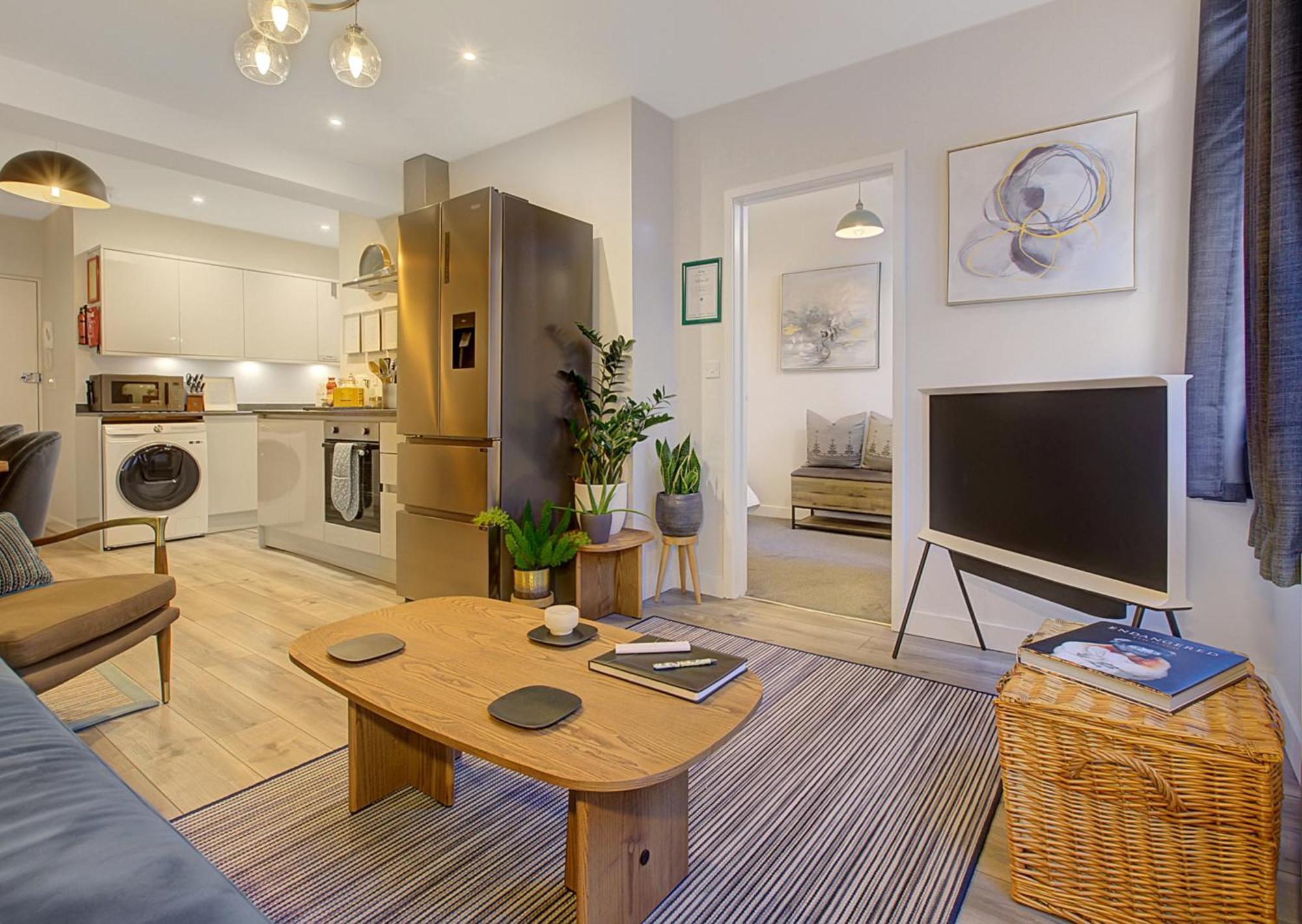 Stylish, Business Traveller Friendly Apartment, With Free Parking And Netflix Farnborough  Eksteriør bilde